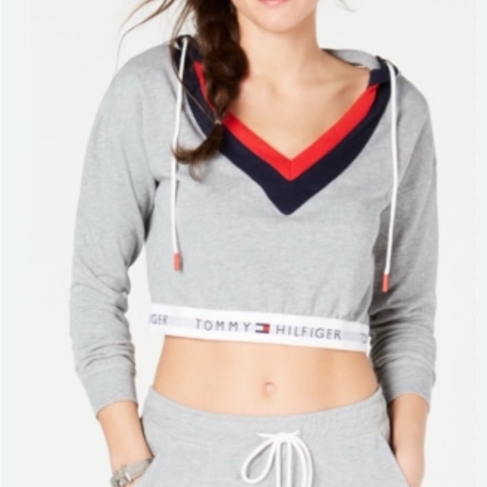 3 for $15!! Tommy Hilfiger sweatshirt